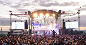 Crowd photo of St Kilda Festival 2016
